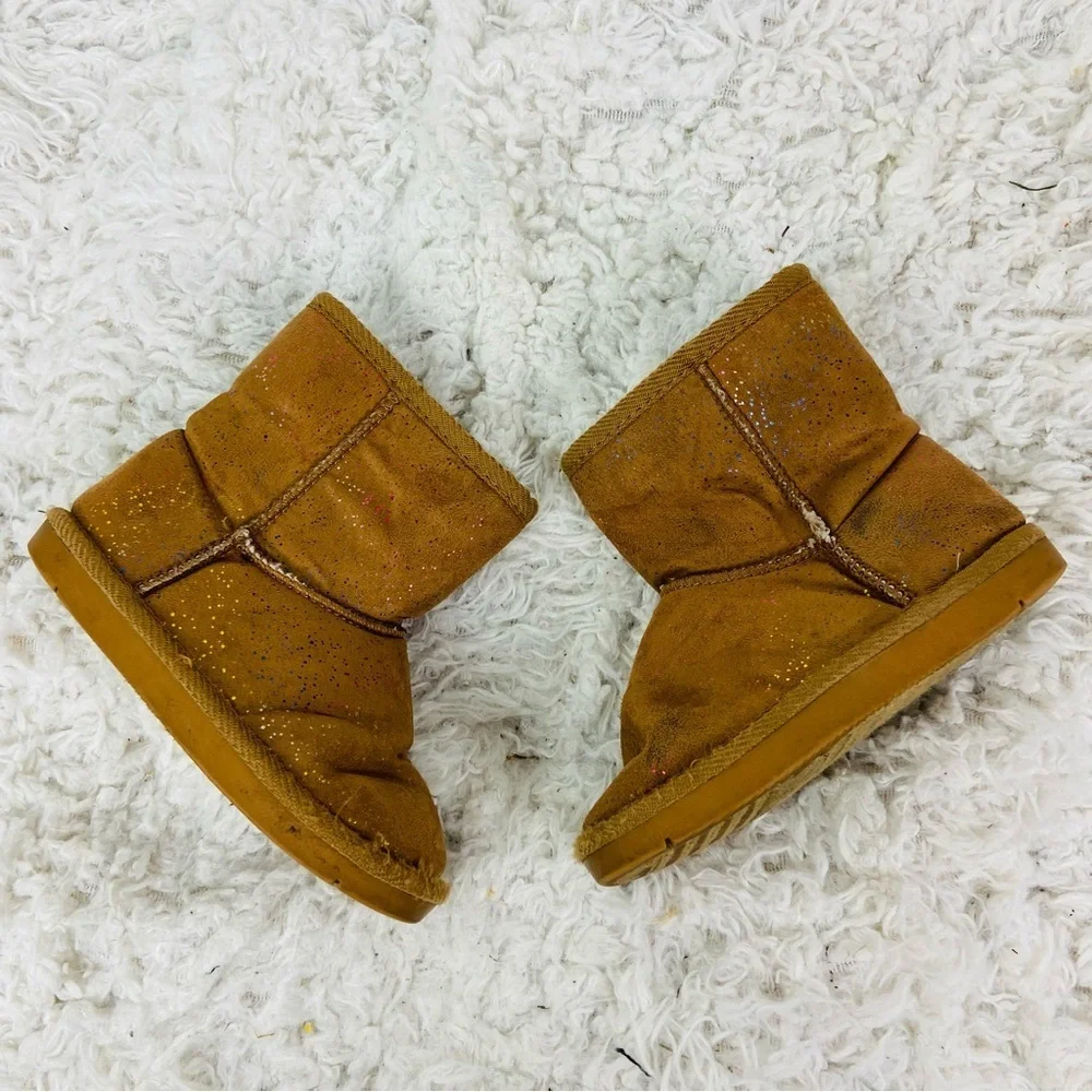UNBRANDED sparkling Glittery Tan fleece lined kids Boots size 9/10